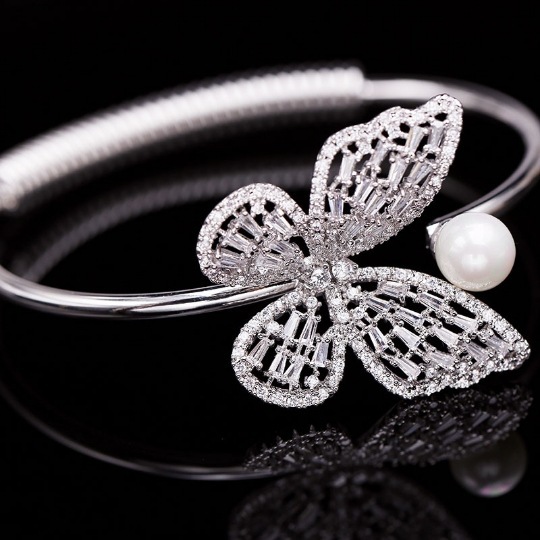 573447d0-5edf-442c-aa8f-65a2afcf81b7.jpg Women's Vintage Hollow-Out Bracelet | Elegant Fashion Cuff Bangle Jewelry